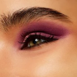 MAC Powder Kiss Eye Shadow, Lens Blur -MAC Butik mac powder kiss eye shadow werk werk werk 5